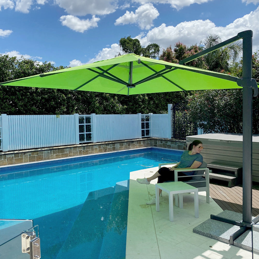 11' x 11' Cantilever Square | Umbrellas